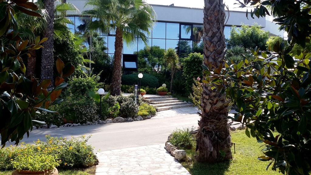 Tursport Aparthotel Taranto Exterior photo